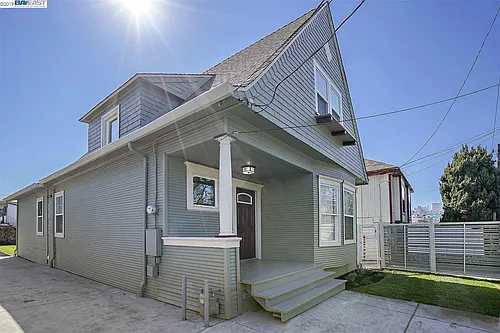 871 35th St Photo 1