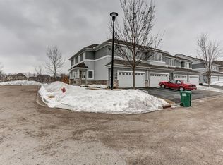 2835 Spy Glass Dr, Chaska, MN 55318