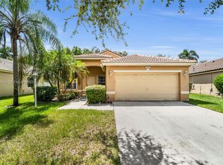 2230 NW 145th Ave, Pembroke Pines, FL 33028