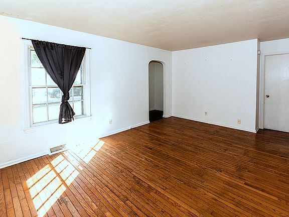 3rd image of 3008 Knight Ave