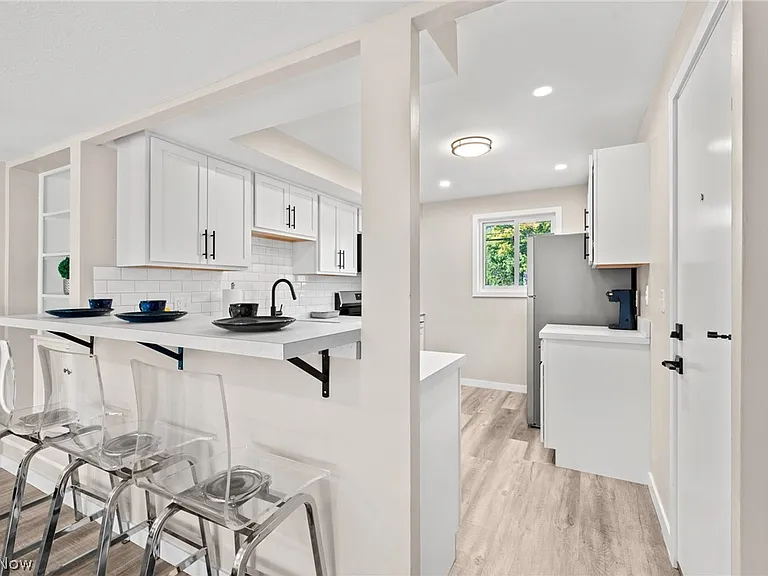 21045 Southbend Cir #8 — Photo 4