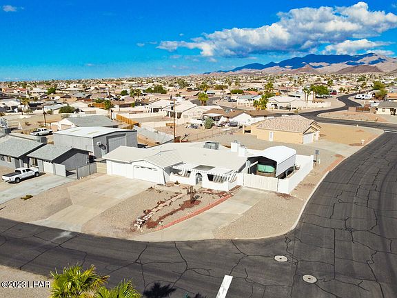 3rd image of 996 Bluebird Dr