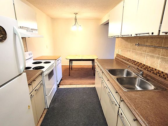 2nd image of 104 10th St #109