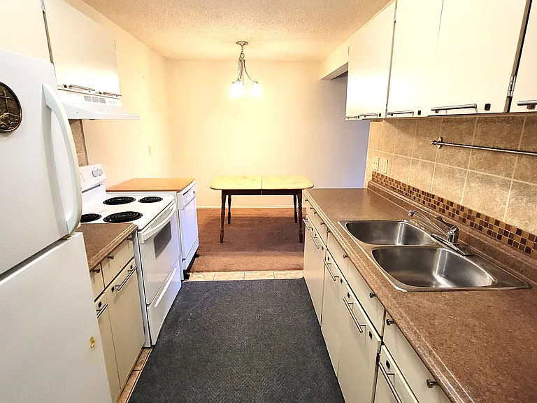 104 10th St #109 — Photo 2
