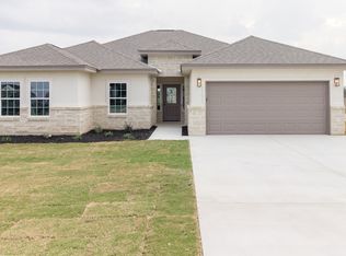 221 Colonial Lane, La Vernia, TX 78121