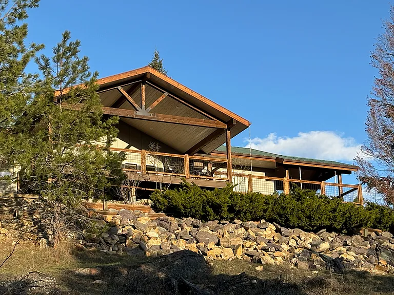 250 Eagles Nest Dr — Photo 1