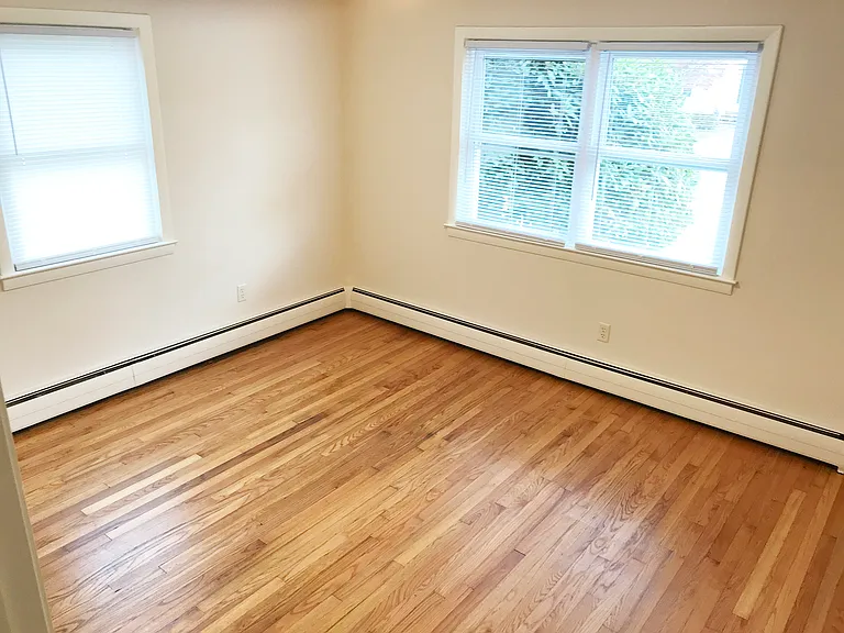 121 Airway Rd — Photo 5