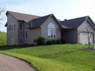 952 Firethorne Trl, Jordan, MN 55352