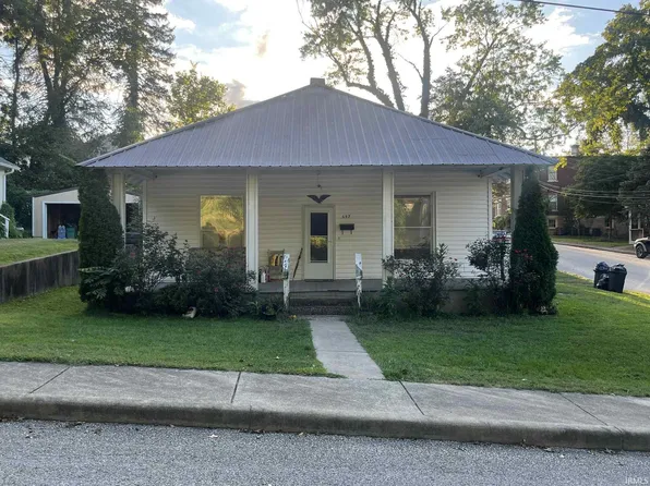 657 S Walnut St, French Lick, IN 47432