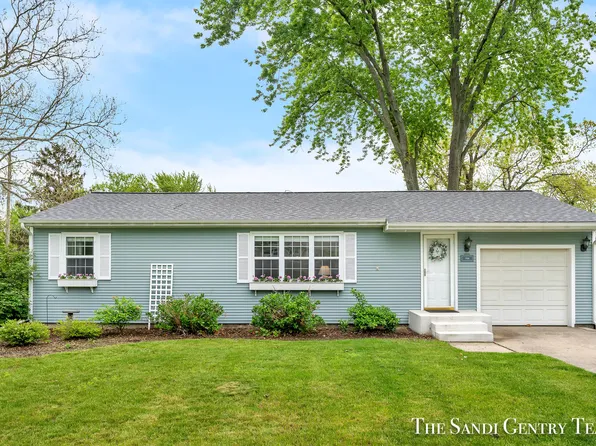 716 Summer St, Spring Lake, MI 49456