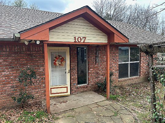 2nd image of 107 Eagle Nest St
