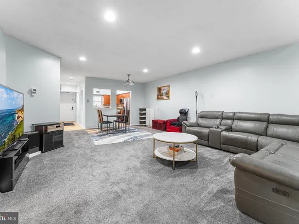 6070 Main St, Voorhees, NJ 08043