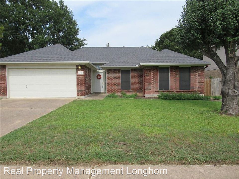 1st image of 210 N Kings Canyon Dr
