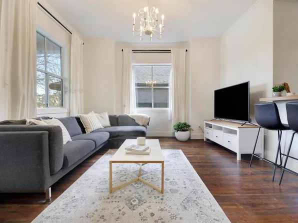 1923 E 1st Ave, Vancouver, BC V5N 1B3