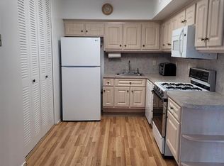 4 California Ct APT B, Matawan, NJ 07747