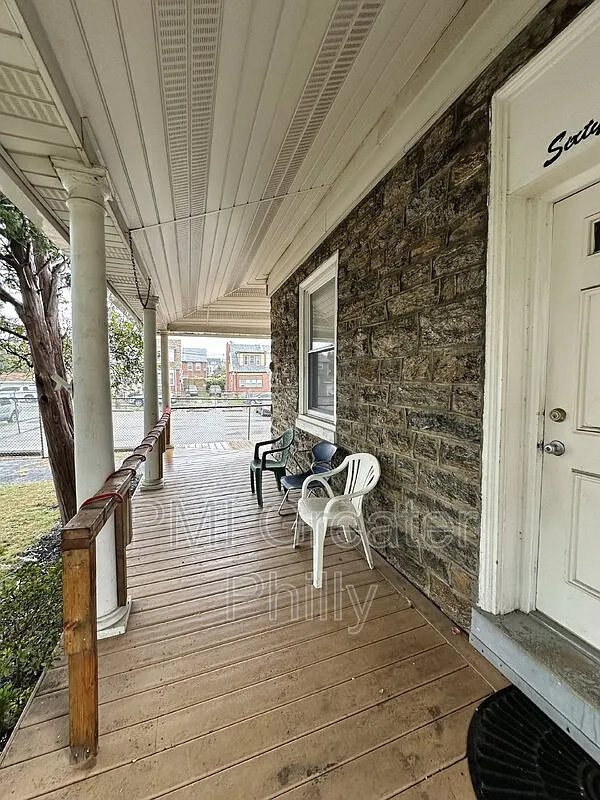 1 bed, 1.0 bath, $925 — Photo 3