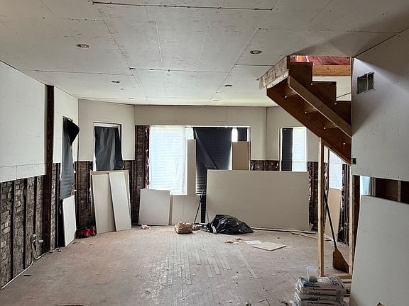 4th image of 7521 S Winchester Ave