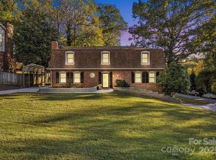 651 25th Ave NW, Hickory, NC 28601