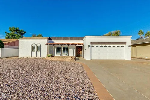 4812 S Dorsey Ln Photo 1