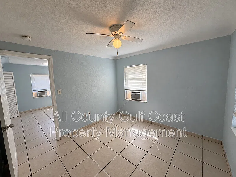 1 bed, 1.0 bath, 500 sqft, $1,000 — Photo 2
