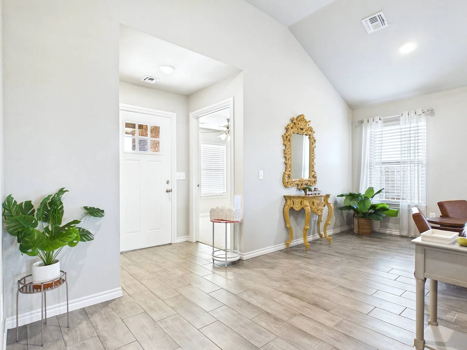 4 bed, 1643 sqft, $2,300 — Photo 4