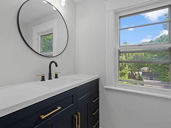 5th image of 114 Linderman Ave #1