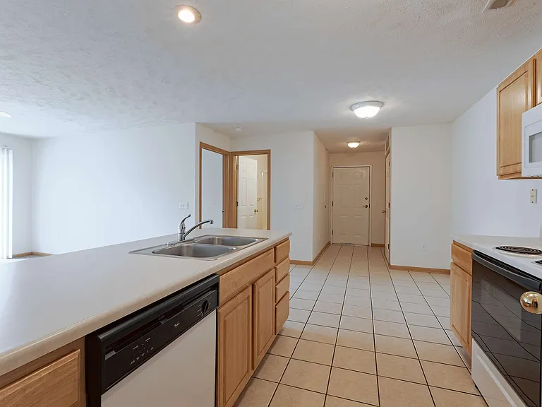 Park Ridge Apartments — Photo 42