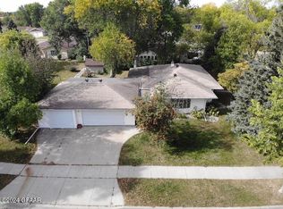 401 Johnson Pl, Crookston, MN 56716