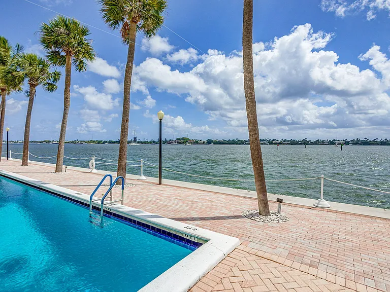 2600 N Flagler Dr #911 — Photo 38