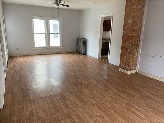 3rd image of 12 Rickard St