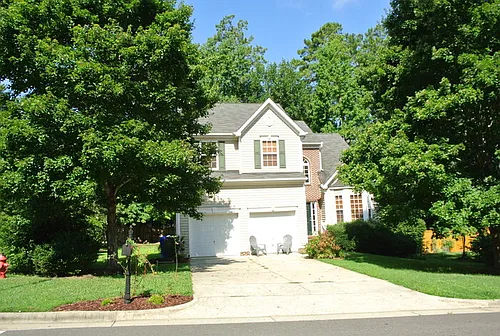 2108 Summit Dr Photo 1