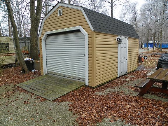4th image of 70 Walnut Ct Unit 70