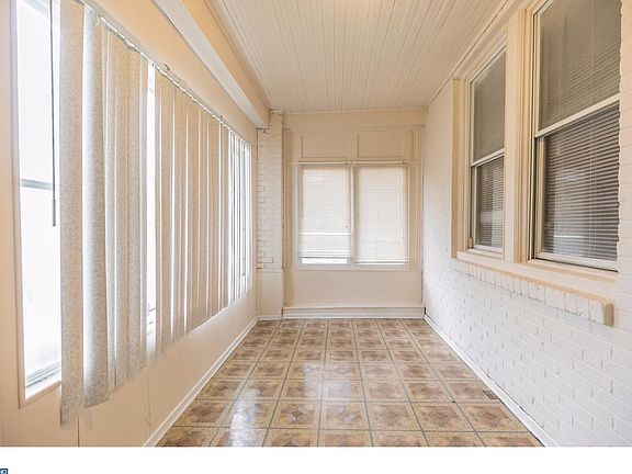 3rd image of 334 Devereaux Ave
