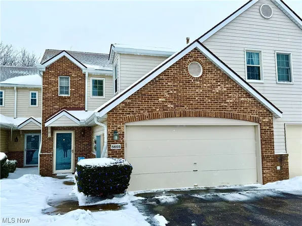 5655 Gateway Ln, Brook Park, OH 44142