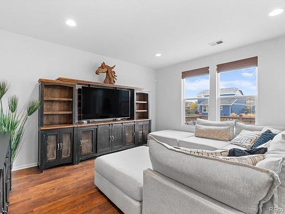 4th image of 328 Shenandoah Way