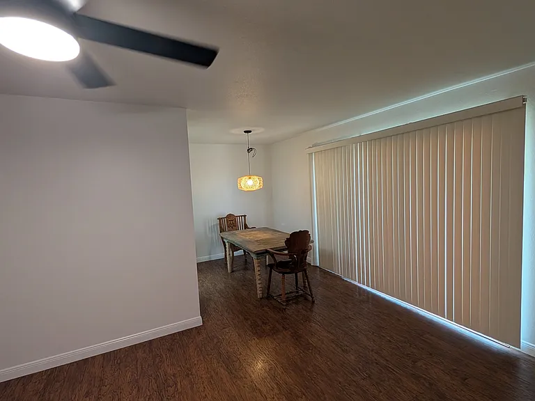 Roomy breakfast / dining room off kitchen and courtyard patio