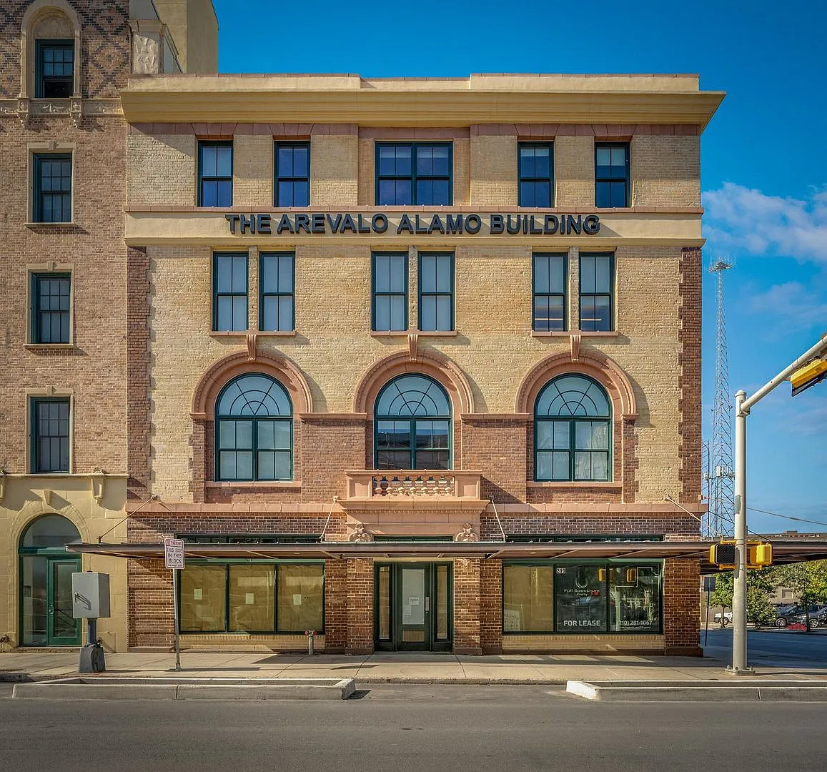 Luxury Condos In The Heart Of Alamo City — Photo 4