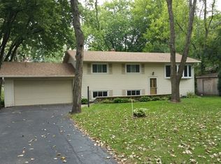 12308 Roger Rd, Woodstock, IL 60098