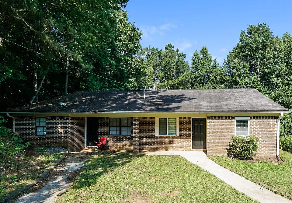 8373 Warren Dr