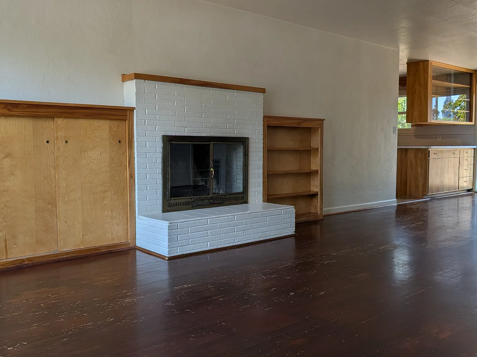 3 bed, 1266 sqft, $2,000 — Photo 2