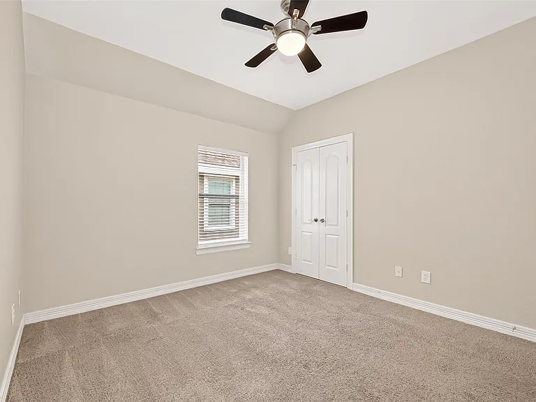 127 Monterrey Rd W — Photo 35