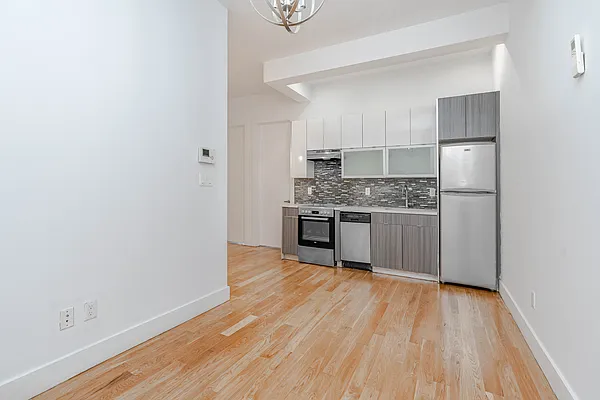 Rented by Skyhigh Realty NYC LLC | media 7