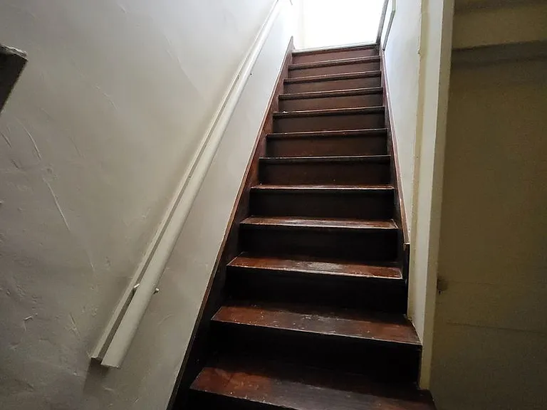 207 Irwin Ave — Photo 11