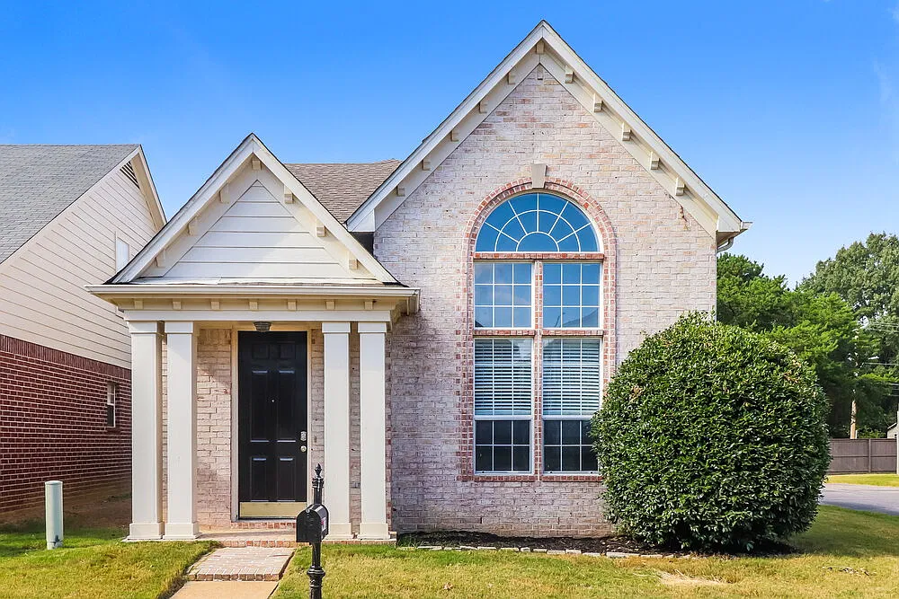3 bed, 2.5 bath, 1993 sqft, $2,970 — Photo 1