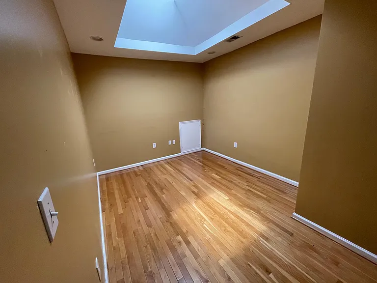 69 Florida Ave NW #1 — Photo 9
