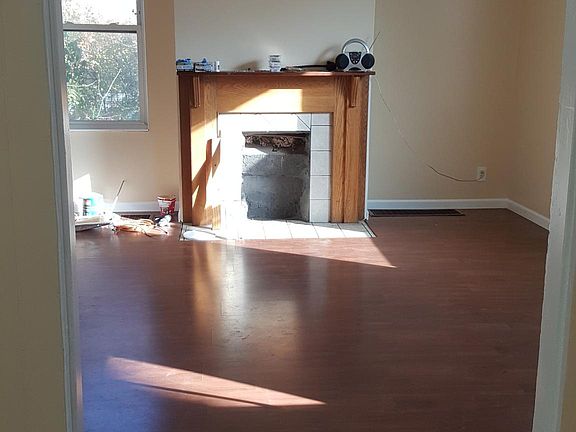 3rd image of 1540 Marlowe Ave