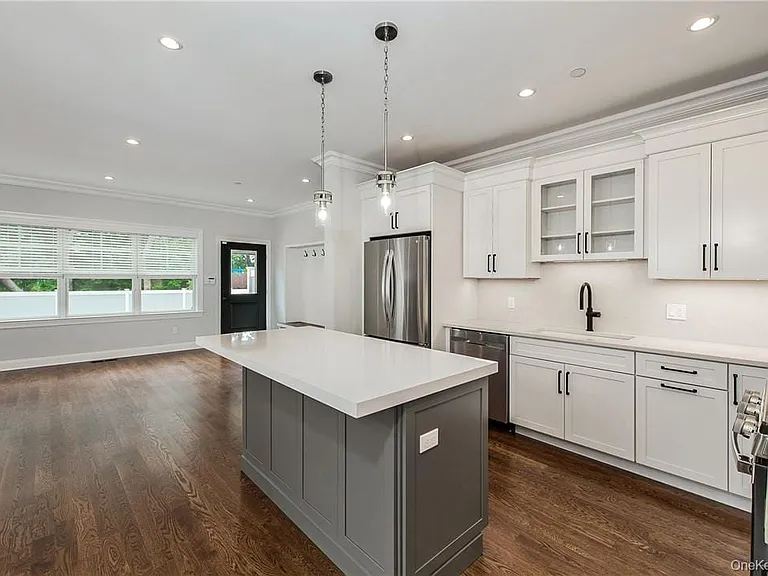 124B Maple Ave — Photo 6
