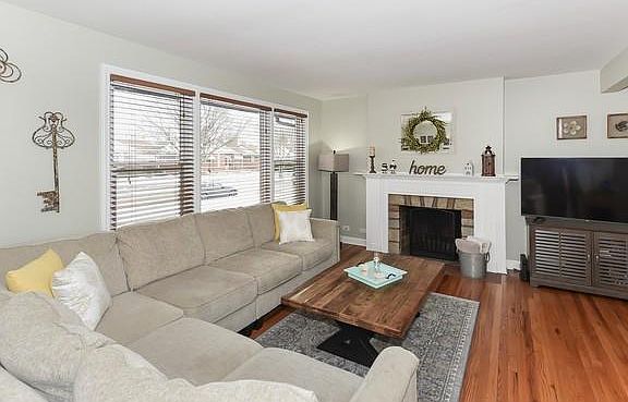 4th image of 10265 Kent St