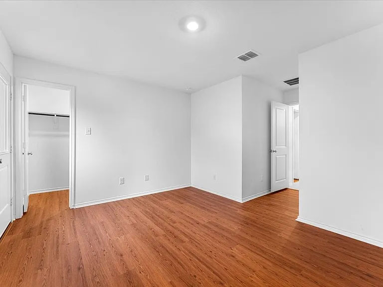 211 Herman Ln — Photo 32