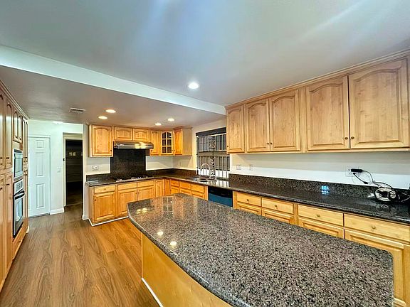 5th image of 3231 Olympic View Dr